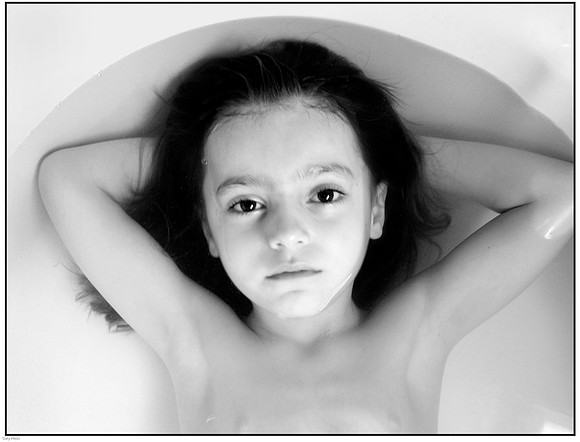 Natasha_In_Bath_with_hair3Heiss